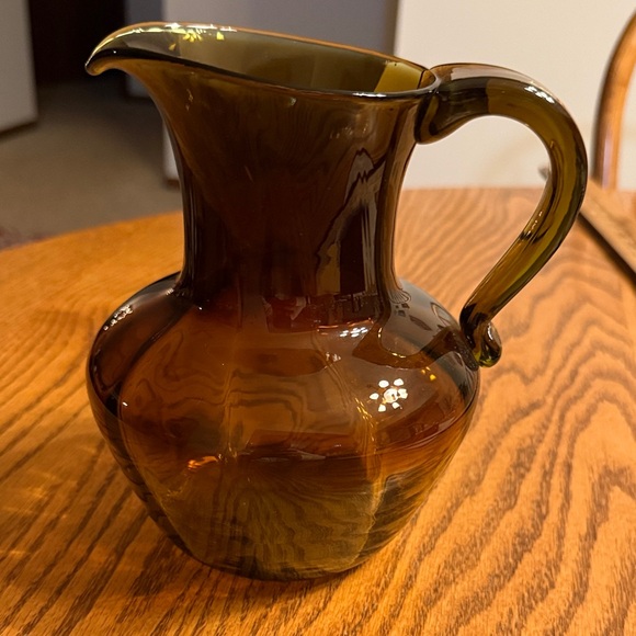 Elegant Amber Glass Pitcher - Picture 1 of 3